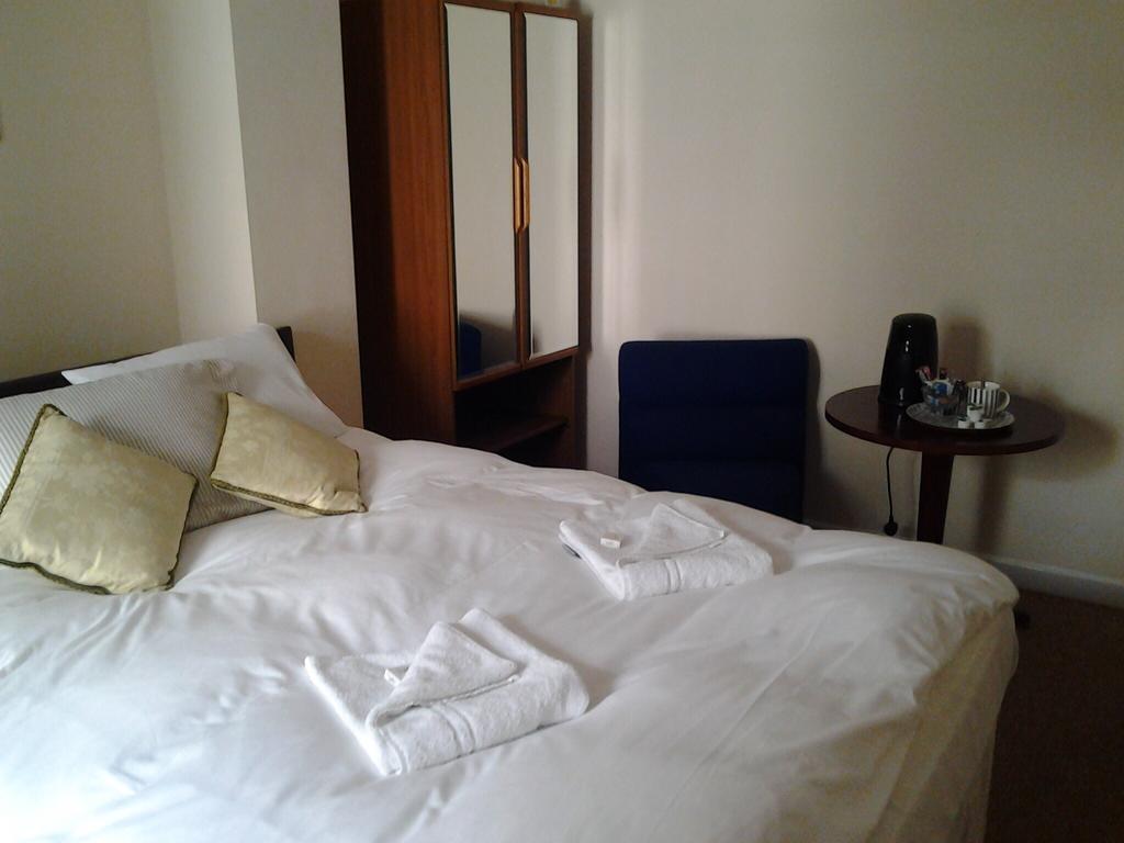 Sterling House Hotel AEGON International Pokoj fotografie